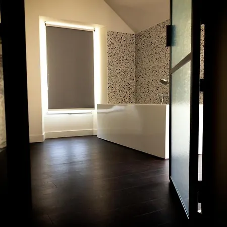Le Petit Chateau 3*