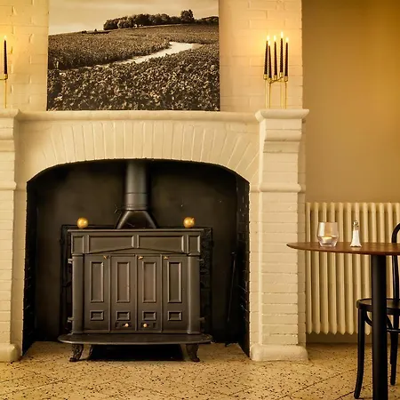 Le Petit Chateau Bed & Breakfast Baye (Marne)