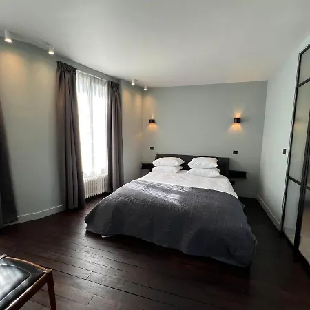 Le Petit Chateau Nocleg ze śniadaniem