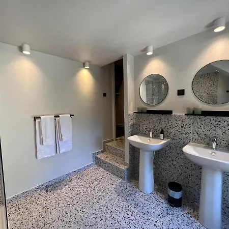 Le Petit Chateau 3* Baye (Marne)