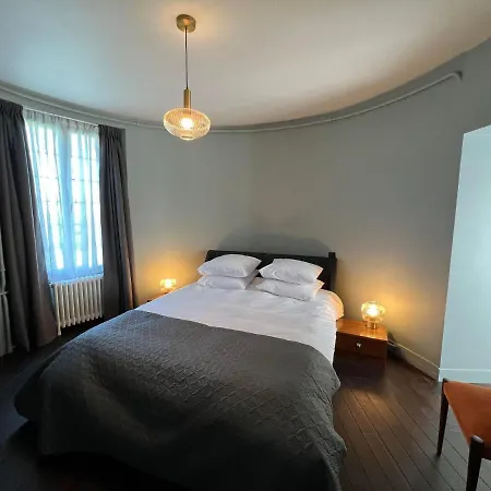 Nocleg ze śniadaniem Le Petit Chateau 3*