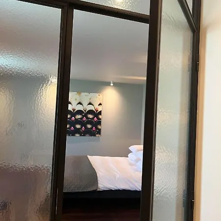 Le Petit Chateau Bed & Breakfast Baye (Marne)