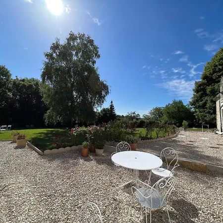 Le Petit Chateau Panzió Baye