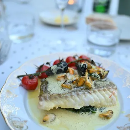 Le Petit Chateau Bed & Breakfast
