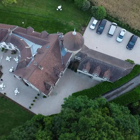 Le Petit Chateau Nocleg ze śniadaniem