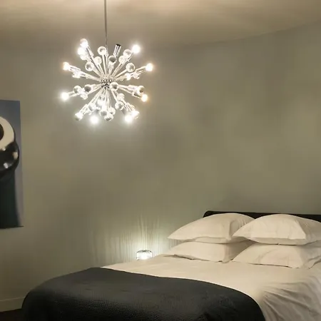 Nocleg ze śniadaniem Le Petit Chateau 3*