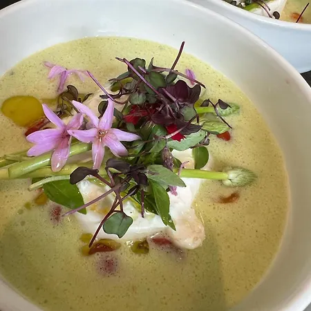 Le Petit Chateau Bed & Breakfast