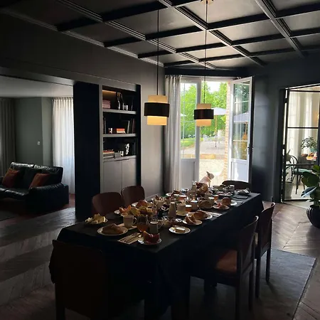 فندق مبيت وإفطار Le Petit Chateau Baye (Marne)