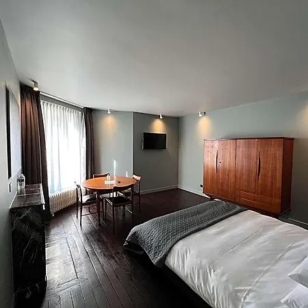 Le Petit Chateau فندق مبيت وإفطار