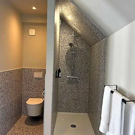 Le Petit Chateau Nocleg ze śniadaniem