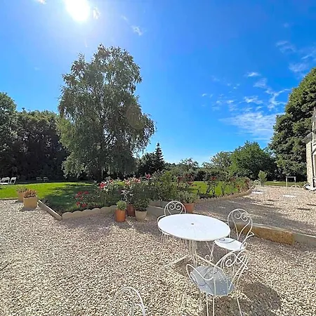 Le Petit Chateau فندق مبيت وإفطار 3*