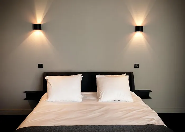 Le Petit Chateau Bed & Breakfast 3*