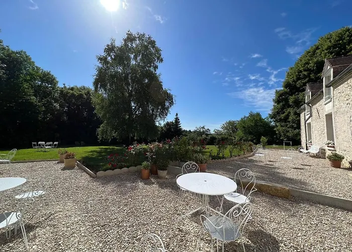 Le Petit Chateau Bed & Breakfast Baye (Marne)