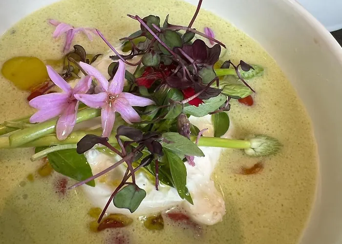 Le Petit Chateau Bed & Breakfast